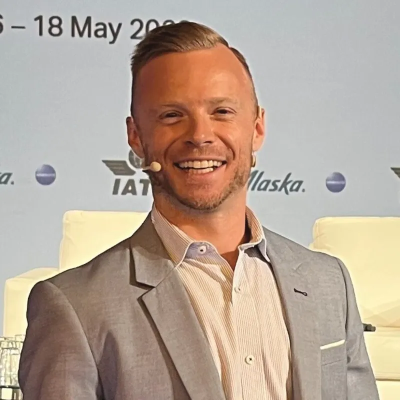 Daniel Bloch headshot