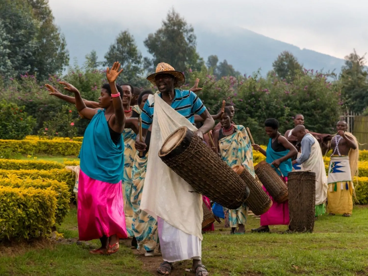 Rwanda people dancing