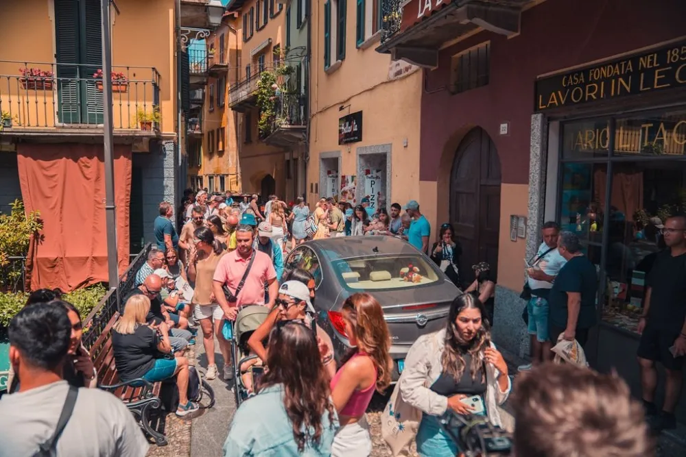 Italian street overcrowded